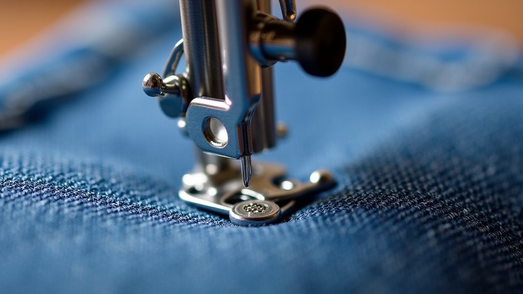 Picking the Right Needle for Your Denim Projects